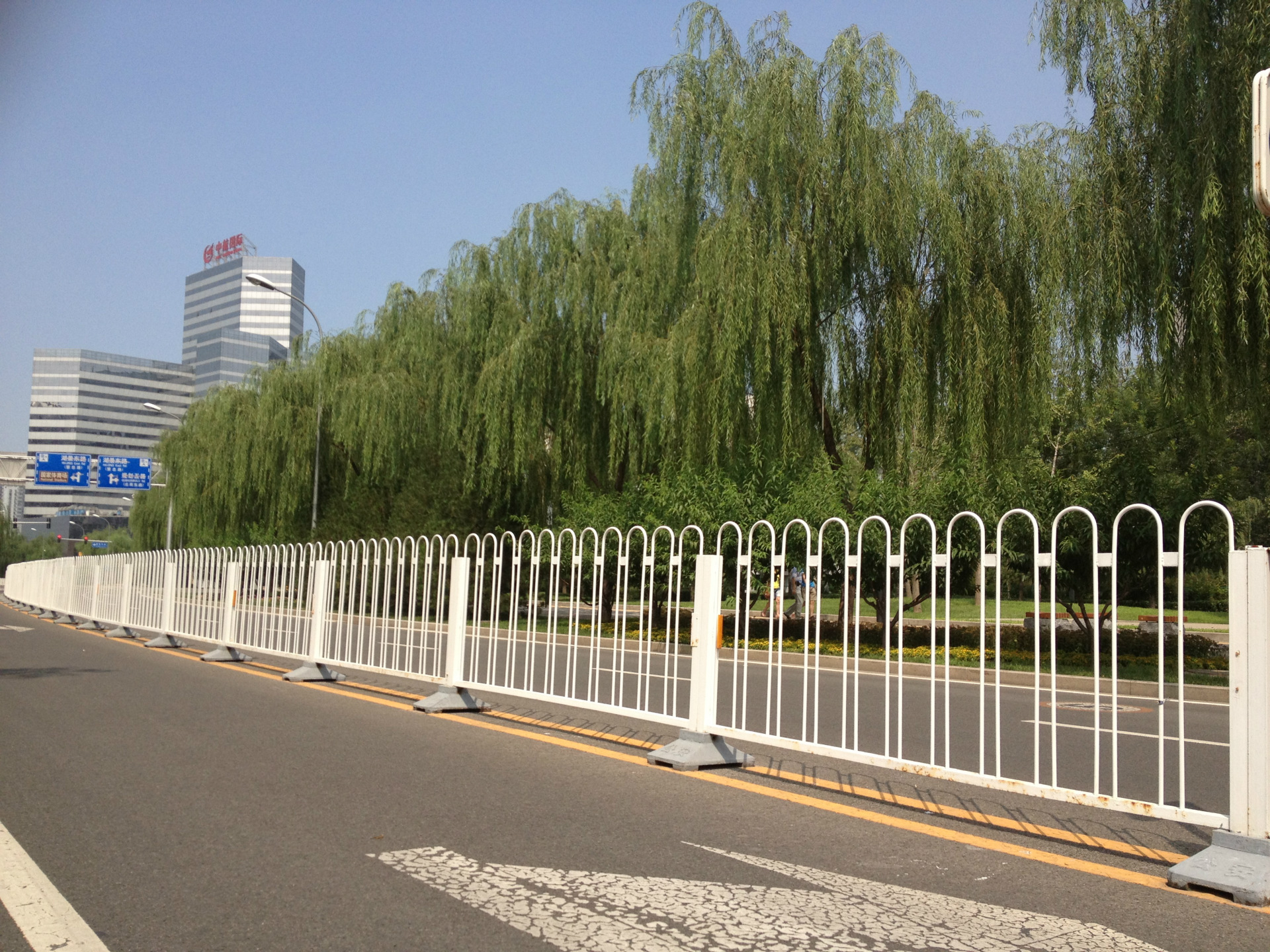 采購交通護欄需要注意什么問題呢？